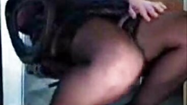 Brazzers: seks klipove Рейчъл Стар се обажда от горещата линия за секс на PornHD