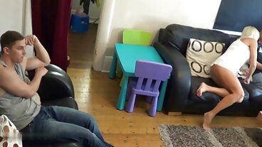 Мотоциклет кара Абигейл да иска от дупе секс клипове на живо до уста!
