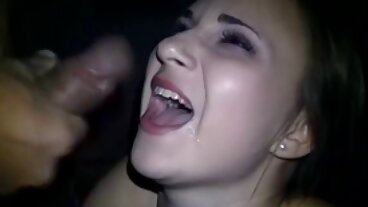 2 новодошли любители Foxy секс филми бесплатно Незабавно се насочат към ATM Anal