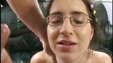 Трябва клипчета с секс да ги ударите всички! Надя Джей в Gloryhole